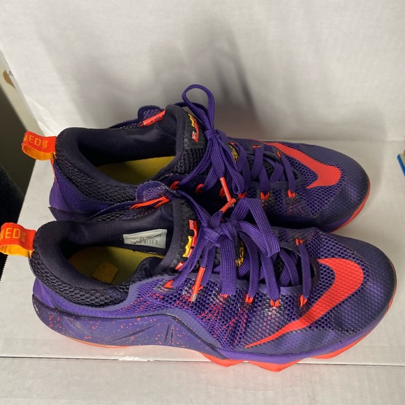 Lebron Xll low top size 10.5 - Picture 4 of 4